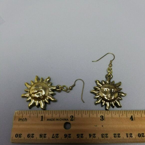 Vintage Sun Earrings, Dangle Gold Tone with Face, Radiant Boho Retro 80s Style - Picture 4 of 6